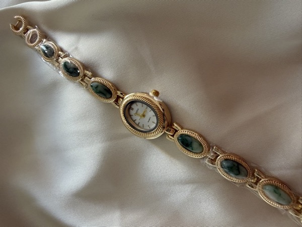 Reloj Gema Jade con piedras verdes
