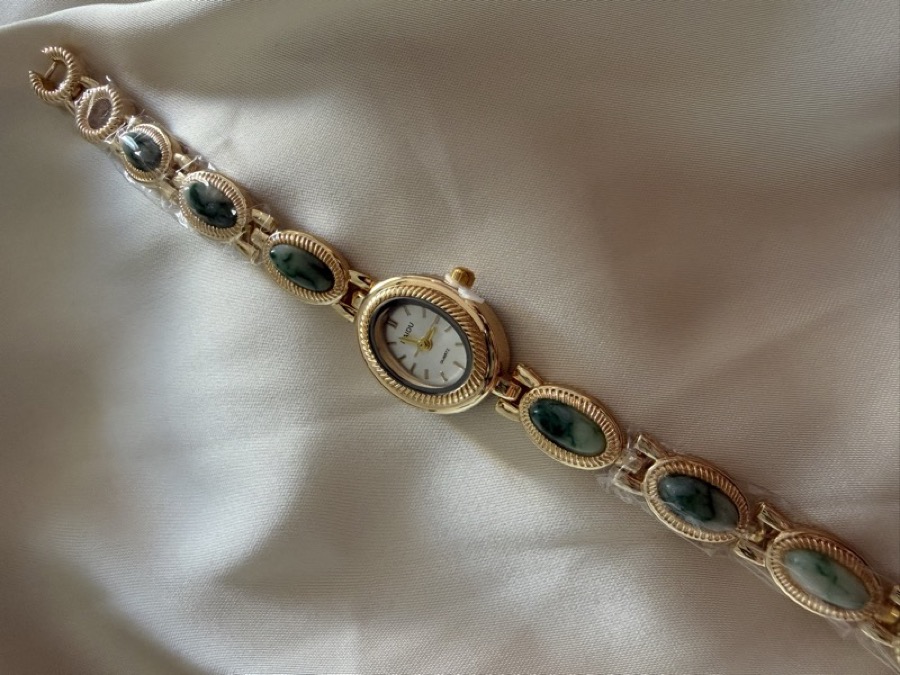 Reloj Gema Jade detalle